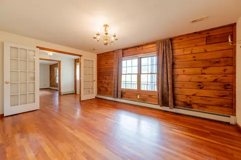 Living - 528 Falling Branch Rd NW, Floyd, VA 24091 photo 5 of 11