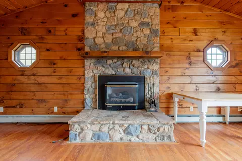 Living - 528 Falling Branch Rd NW, Floyd, VA 24091 photo 8 of 11