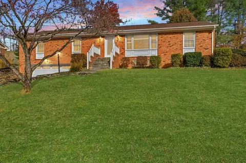3307 Longhorn Rd, Roanoke, VA 24018