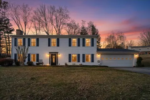 5625 N Lake Dr, Roanoke, VA 24019