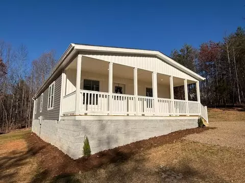 2475 Coles Creek Rd, Rocky Mount, VA 24151