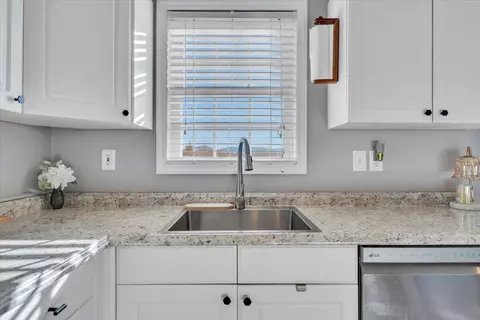Kitchen - 232 Eugene Dr NW, Roanoke, VA 24017 photo 2 of 3