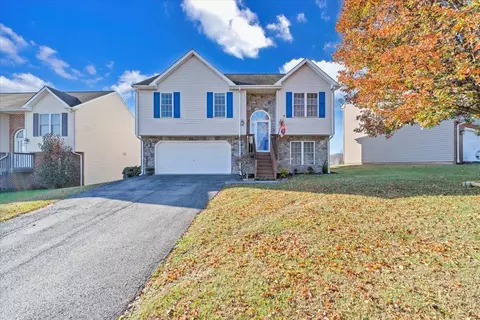 Exterior - 232 Eugene Dr NW, Roanoke, VA 24017 photo 9 of 11