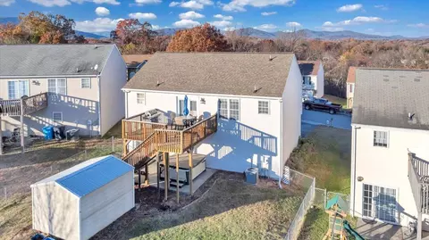 View/Area - 232 Eugene Dr NW, Roanoke, VA 24017 photo 8 of 23