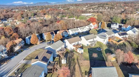 View/Area - 232 Eugene Dr NW, Roanoke, VA 24017 photo 7 of 23