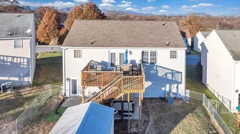 View/Area - 232 Eugene Dr NW, Roanoke, VA 24017 photo 3 of 23