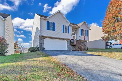 Exterior - 232 Eugene Dr NW, Roanoke, VA 24017 photo 7 of 11