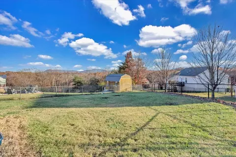 Exterior - 232 Eugene Dr NW, Roanoke, VA 24017 photo 4 of 11