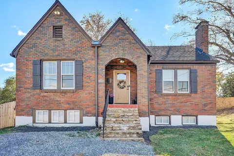 2232 Mount Regis Dr, Salem, VA 24153