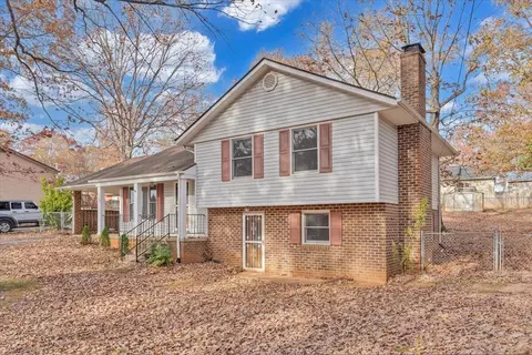 1127 Smith St, Bedford, VA 24523