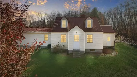 290 Crickett Ln, Pearisburg, VA 24134