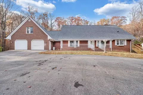 3054 Loch Haven Dr, Roanoke, VA 24019