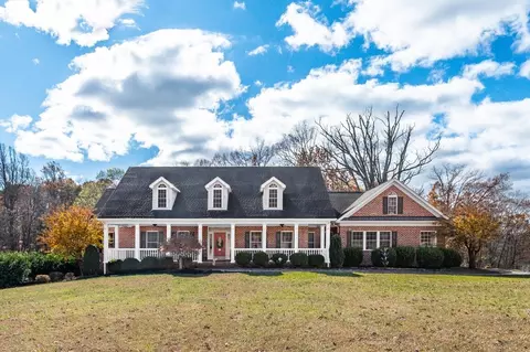 1422 Hidden Oaks Ln, Bedford, VA 24523
