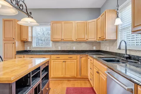 Kitchen - 6714 Albert Rd, Roanoke, VA 24019 photo 7 of 9