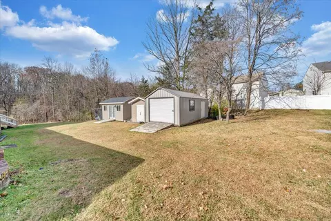 Exterior - 6714 Albert Rd, Roanoke, VA 24019 photo 9 of 11