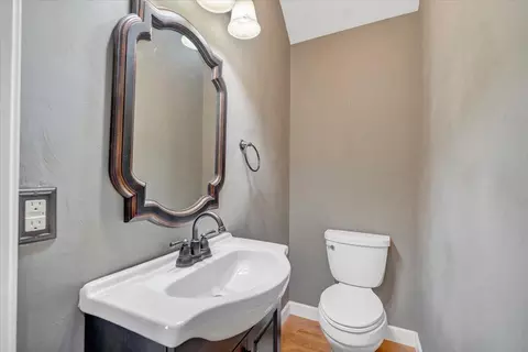 Bath - 6714 Albert Rd, Roanoke, VA 24019 photo 2 of 6