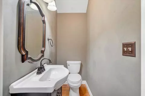 Bath - 6714 Albert Rd, Roanoke, VA 24019 photo 3 of 6