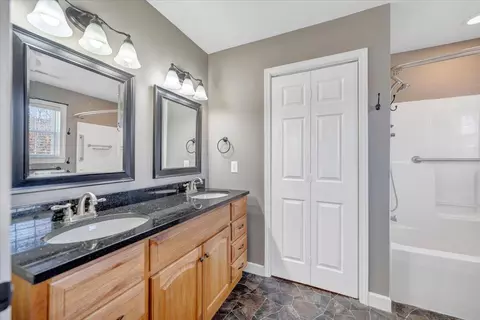 Bath - 6714 Albert Rd, Roanoke, VA 24019 photo 4 of 6