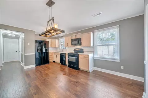 Entry Way - 6714 Albert Rd, Roanoke, VA 24019 photo 3 of 4