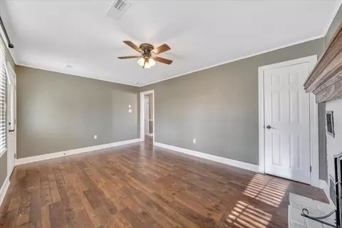 Living - 6714 Albert Rd, Roanoke, VA 24019 photo 5 of 13