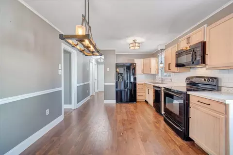 Entry Way - 6714 Albert Rd, Roanoke, VA 24019 photo 1 of 4