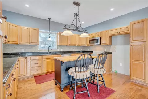 Kitchen - 6714 Albert Rd, Roanoke, VA 24019 photo 6 of 9