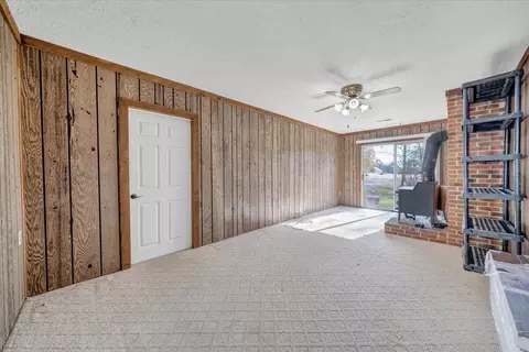 Living - 6714 Albert Rd, Roanoke, VA 24019 photo 8 of 13