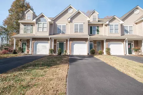8717 Little Hoop Rd, Roanoke, VA 24019