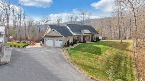 7770 Bending Oak Dr, Catawba, VA 24070