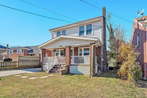 2802 10th St NW, Roanoke, VA 24012
