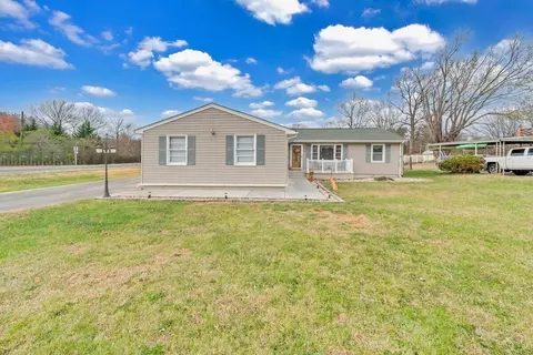 2414 Mayfield Dr, Roanoke, VA 24014