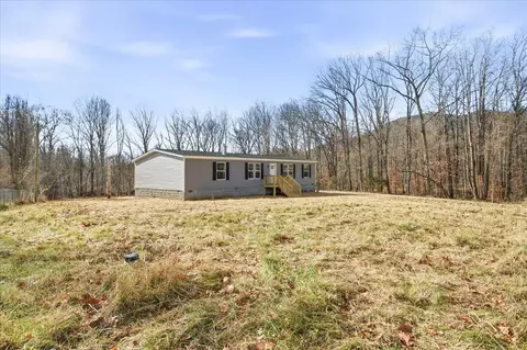 101 Rolling Meadow Dr, Thaxton, VA 24174