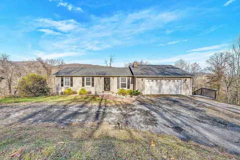 7929 Whistler Dr, Roanoke, VA 24018