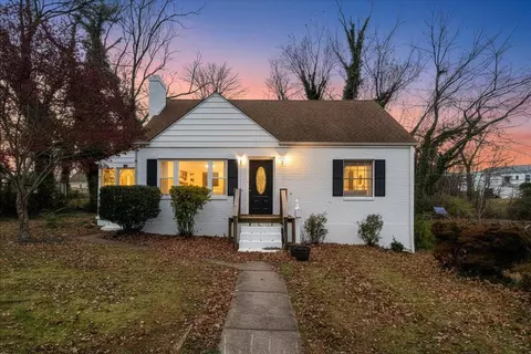 1901 Langdon Rd SW, Roanoke, VA 24015