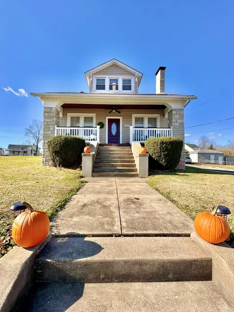 833 Jefferson Ave, Clifton Forge, VA 24422