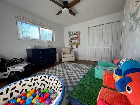 Bedroom - 811 Heatherton Dr, Covington, VA 24426 photo 3 of 5