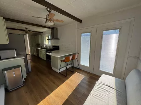 Kitchen - 811 Heatherton Dr, Covington, VA 24426 photo 3 of 4