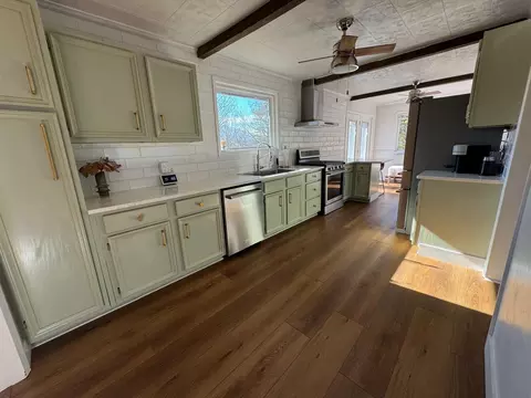 Kitchen - 811 Heatherton Dr, Covington, VA 24426 photo 1 of 4