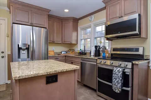 5811 Penguin Dr, Roanoke, VA 24018