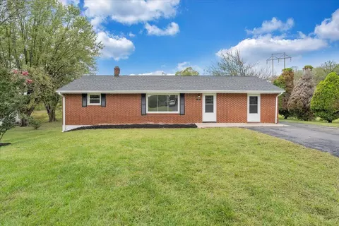 117 Blue Ridge Dr, Blue Ridge, VA 24064