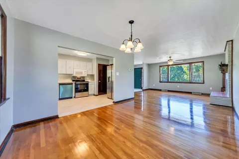 Living - 1108 E Dolly Ann Dr, Covington, VA 24426 photo 5 of 6