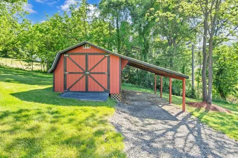 Exterior - 1108 E Dolly Ann Dr, Covington, VA 24426 photo 7 of 12