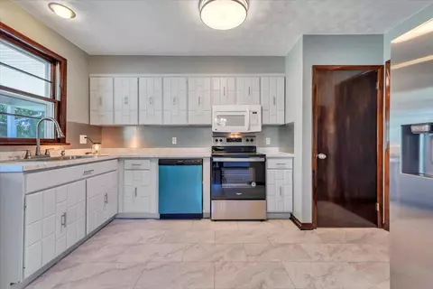 Kitchen - 1108 E Dolly Ann Dr, Covington, VA 24426 photo 1 of 4