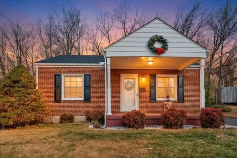 4615 Renfro Blvd NW, Roanoke, VA 24017