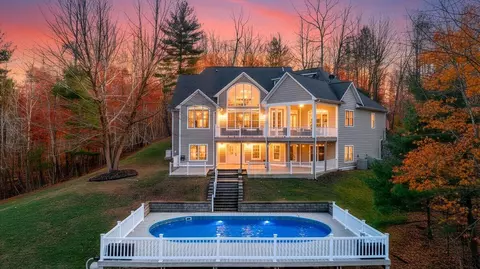 5565 Carons View Ln, Roanoke, VA 24014