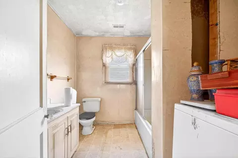 Bath - 413 Commerce Ave, Iron Gate, VA 24448 photo 1 of 1