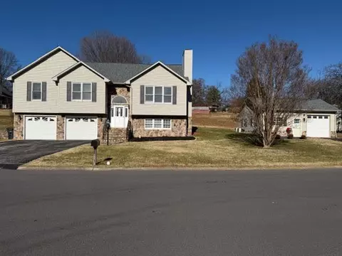 1020 Lauderdale Ave, Vinton, VA 24179