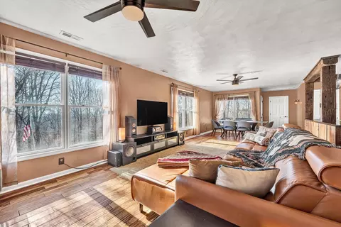 Living - 1311 Walnut Shell Dr, Vinton, VA 24179 photo 3 of 4