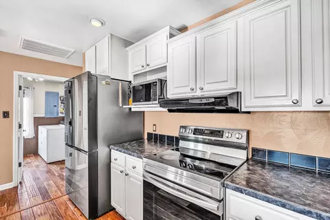 Kitchen - 1311 Walnut Shell Dr, Vinton, VA 24179 photo 2 of 5
