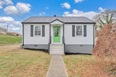 1004 26th St SW, Roanoke, VA 24015